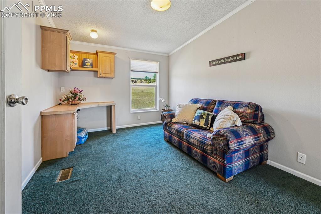 Image 9 of 36: Sitting Room