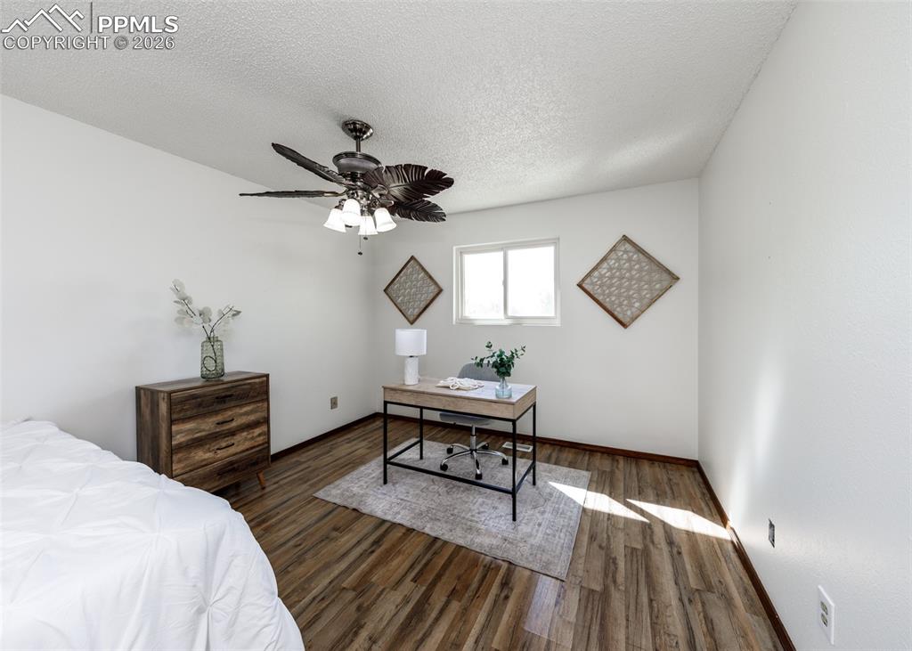 Image 17 of 38: Bedroom