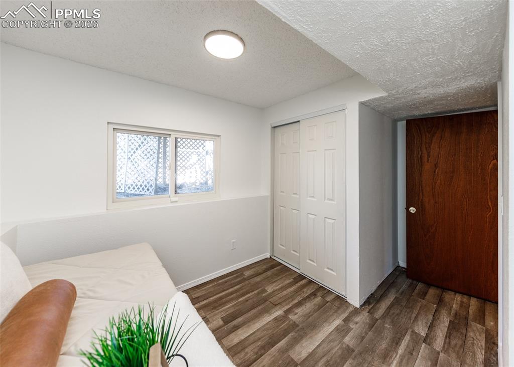 Image 26 of 38: Sitting Room