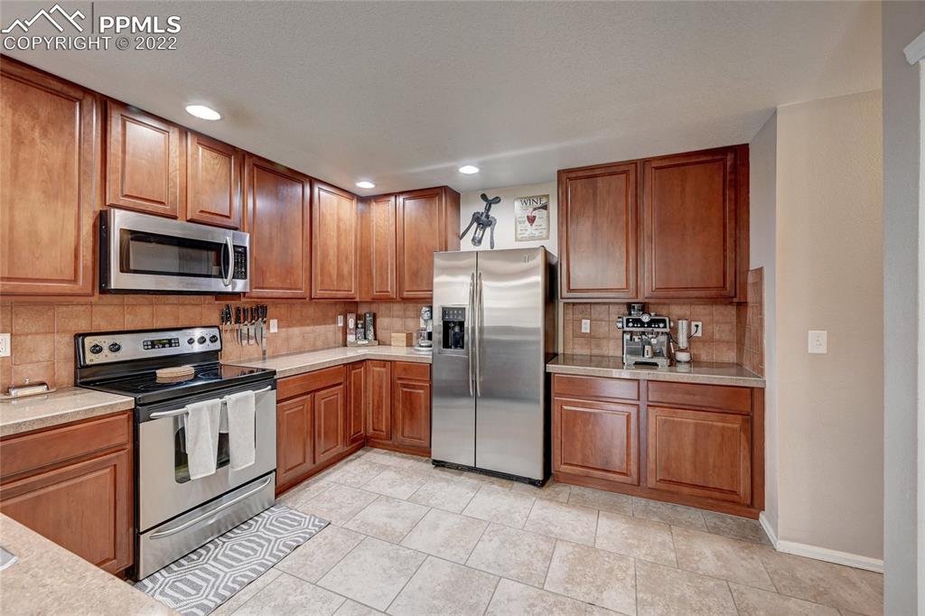 Listing 6917607, Image 10 of 39