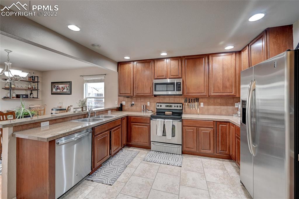Listing 6917607, Image 11 of 39