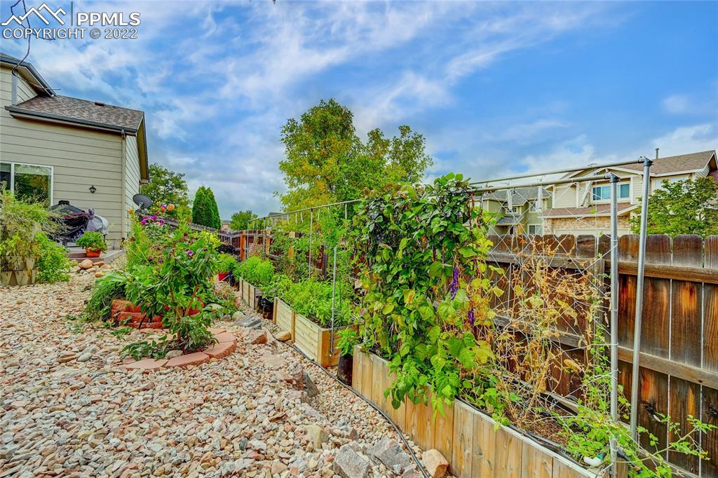 Listing 6917607, Image 33 of 39