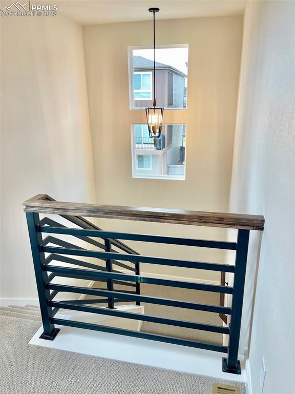 Image 7 of 28: Top landing