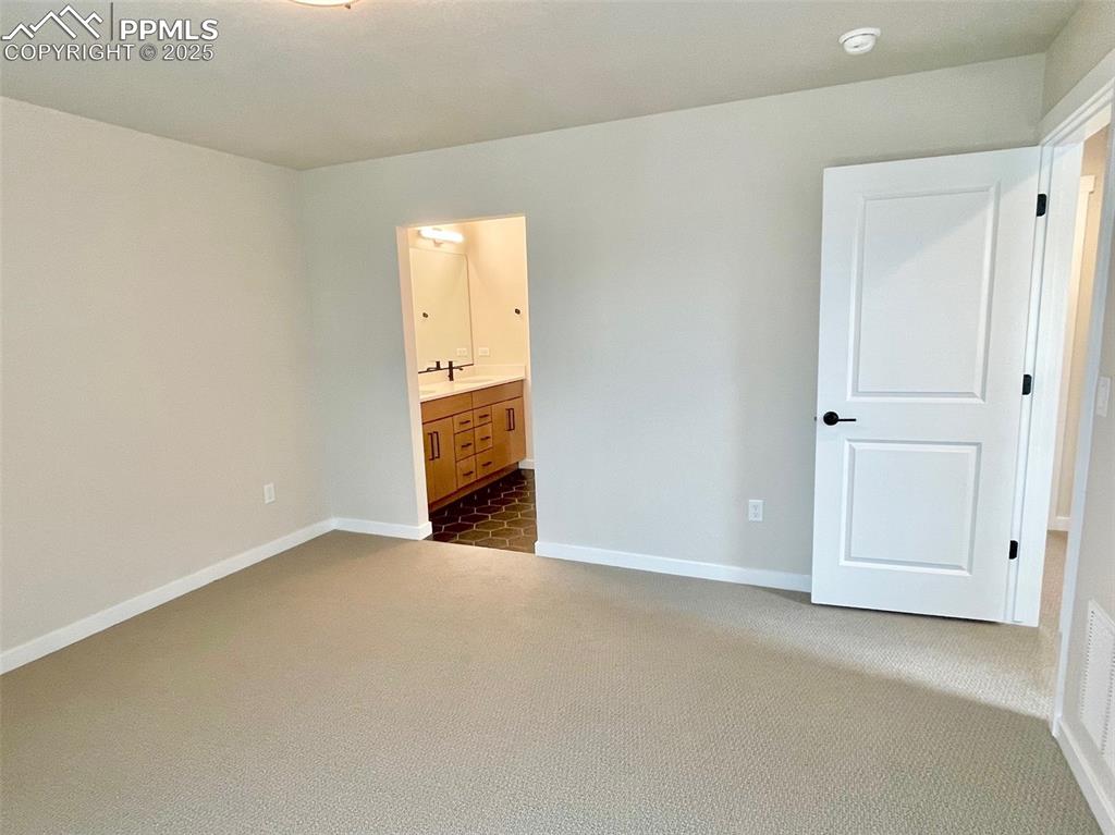 Image 8 of 28: Bedroom