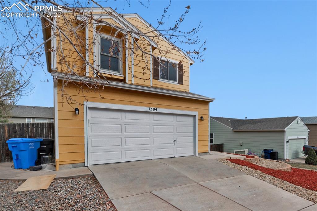 Listing 6918755, Image 2 of 34