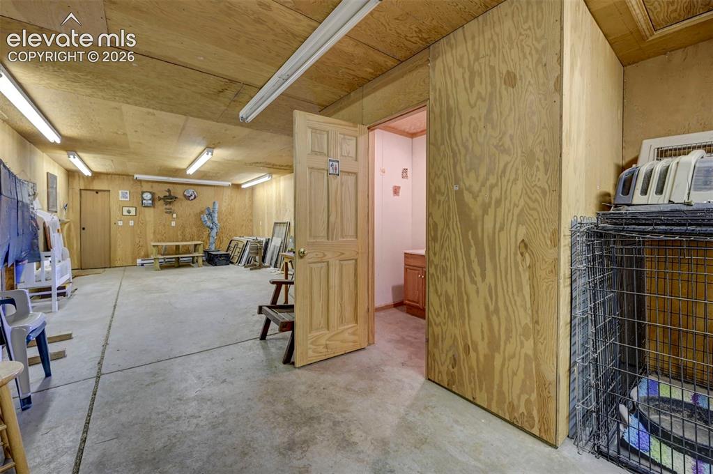 Image 41 of 50: Heated tack room