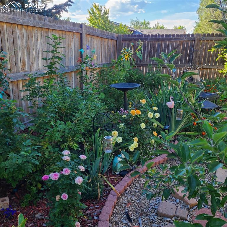 Image 12 of 17: Flower Garden