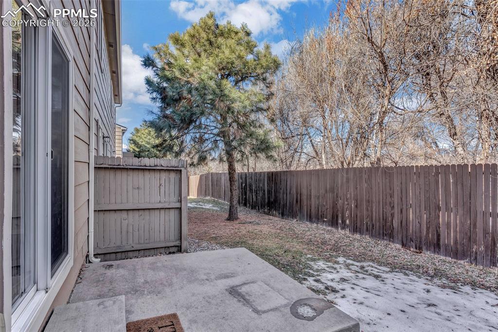 Image 2 of 17: Patio