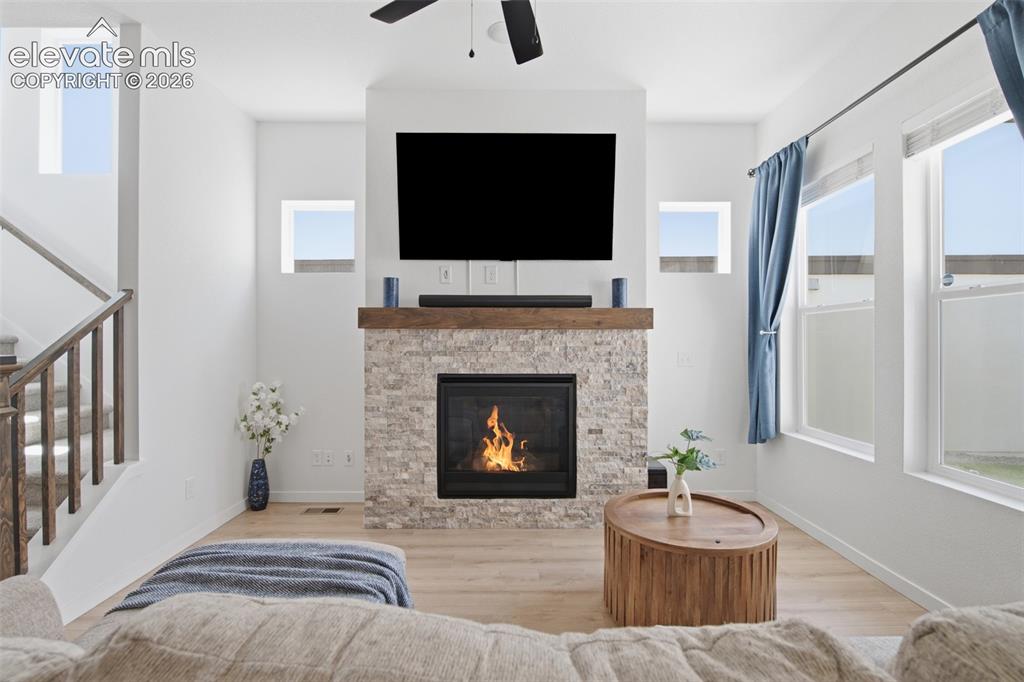 Image 13 of 40: Living Room