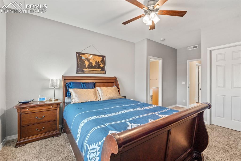 Image 12 of 27: Bedroom