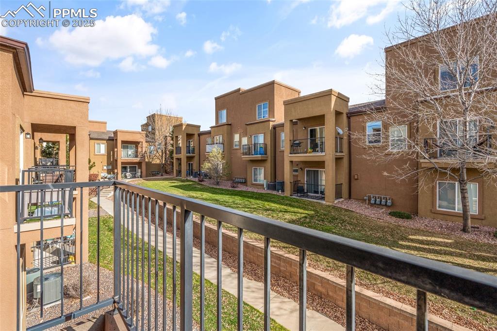 Image 22 of 27: Balcony