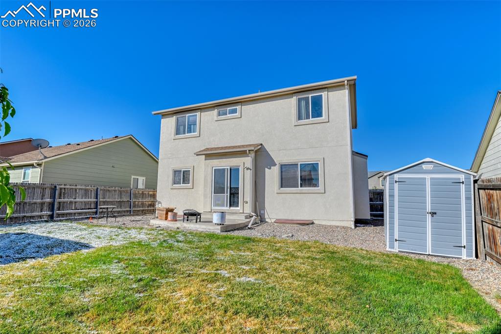 Image 10 of 50: Back of Structure