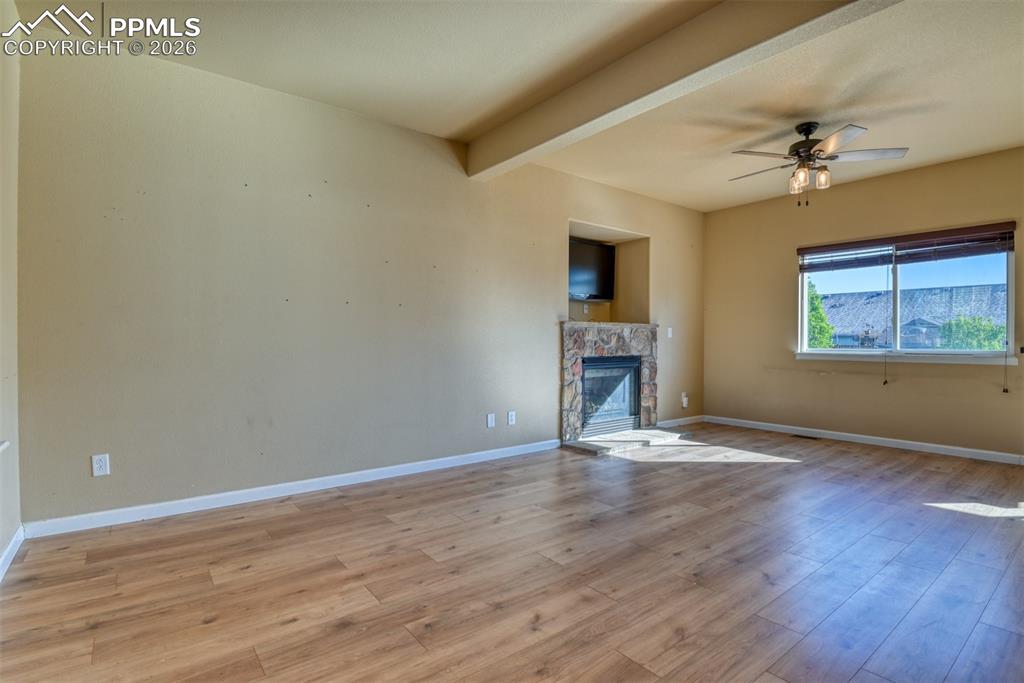 Image 11 of 50: Living Room