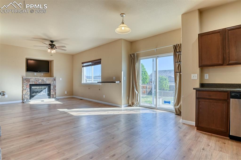 Image 17 of 50: Living Room