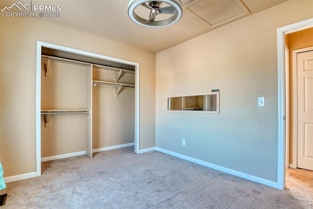 Image 41 of 50: Bedroom