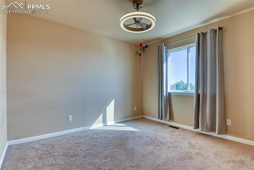 Image 42 of 50: Bedroom