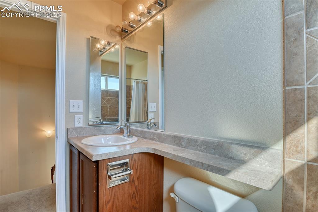 Image 49 of 50: Bathroom