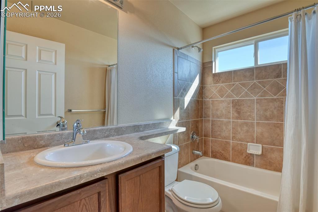 Image 50 of 50: Bathroom