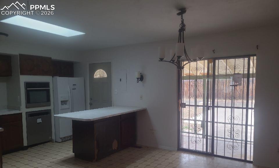 Image 4 of 13: Living Room