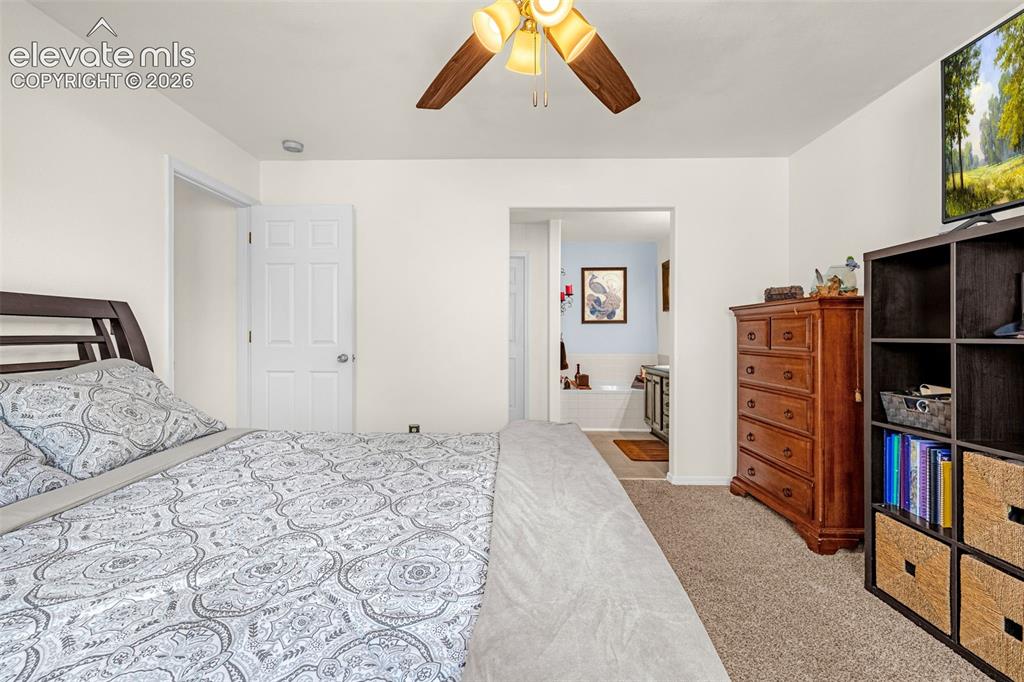 Image 14 of 35: Bedroom