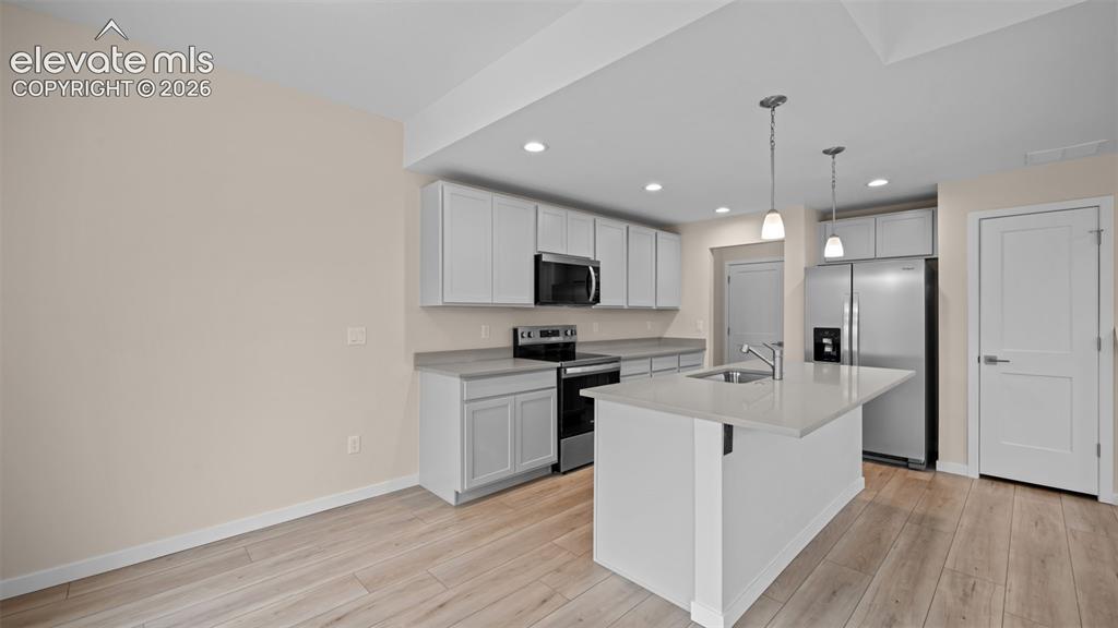 Image 6 of 21: Kitchen