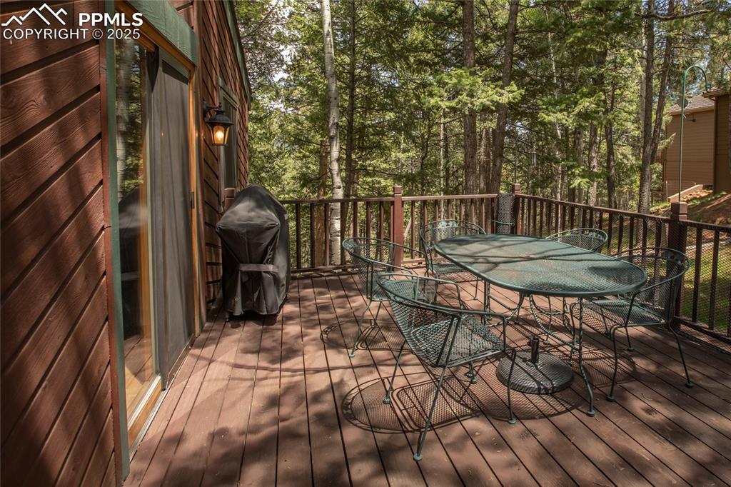 Image 36 of 39: Deck