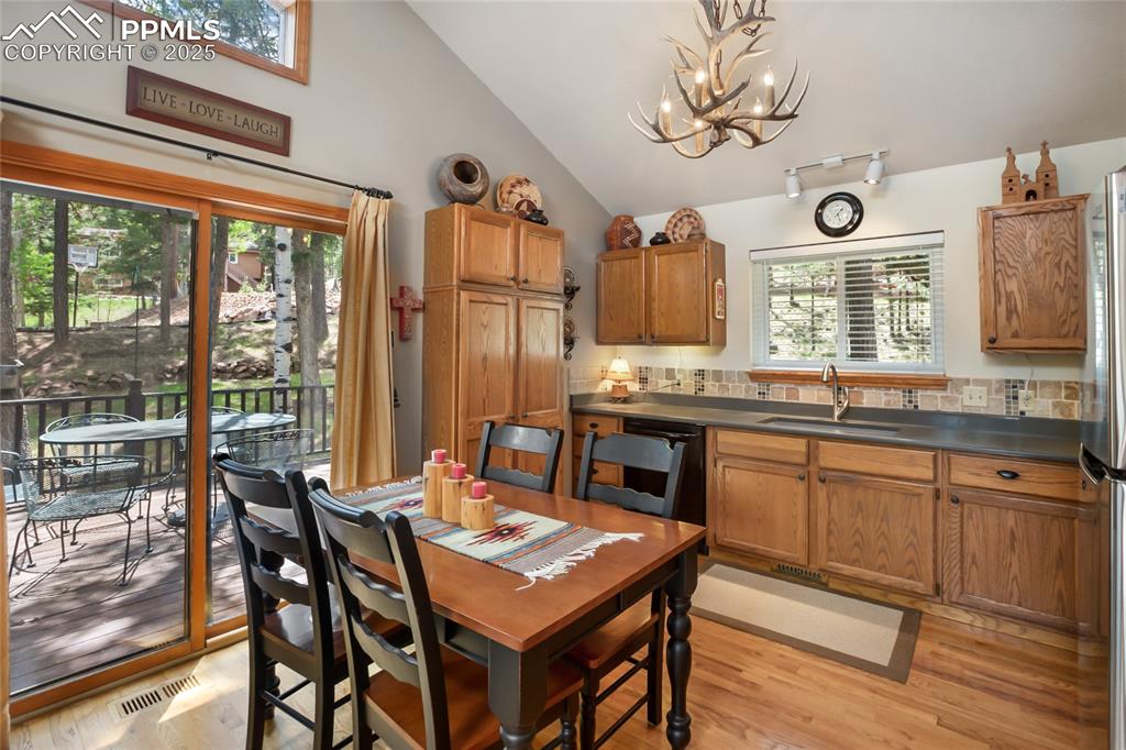 Image 8 of 39: Kitchen