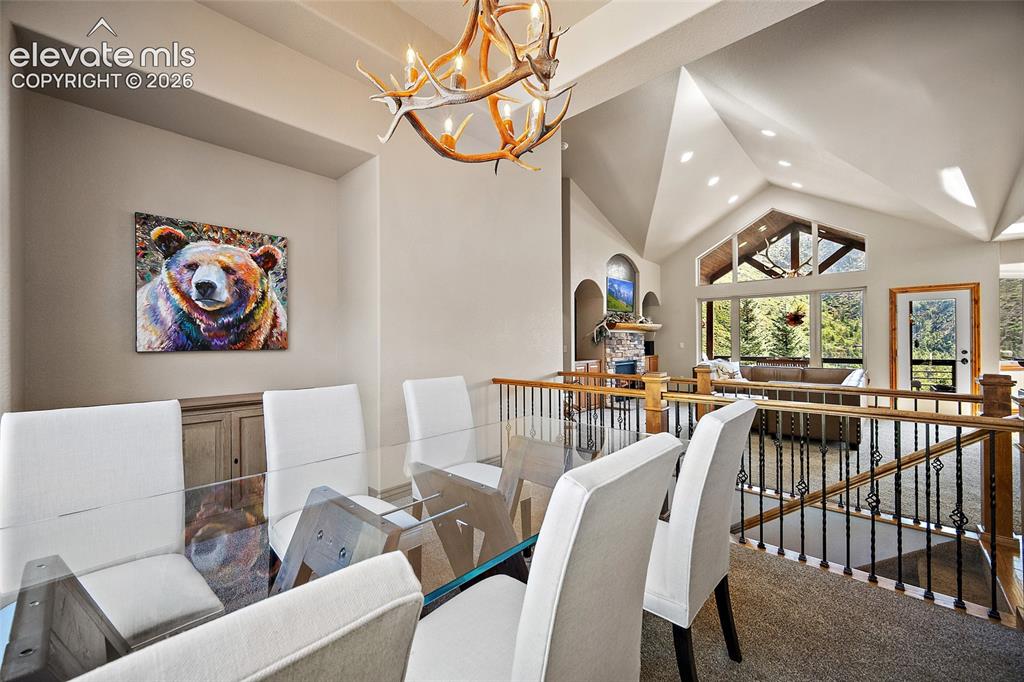 Image 15 of 40: Dining Area