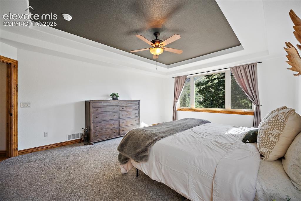 Image 16 of 40: Bedroom