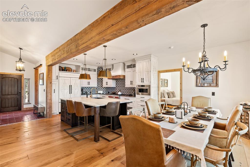 Image 10 of 47: Dining Area