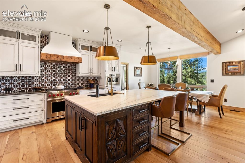 Image 11 of 47: Kitchen