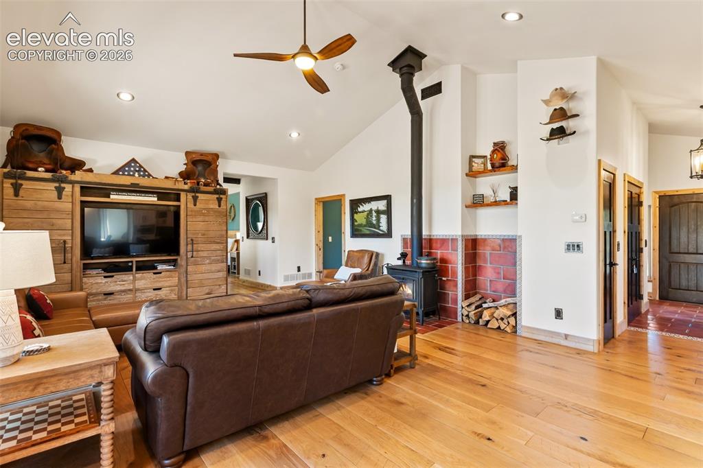Image 17 of 47: Living Room