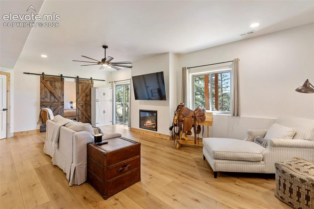 Image 34 of 47: Family Room