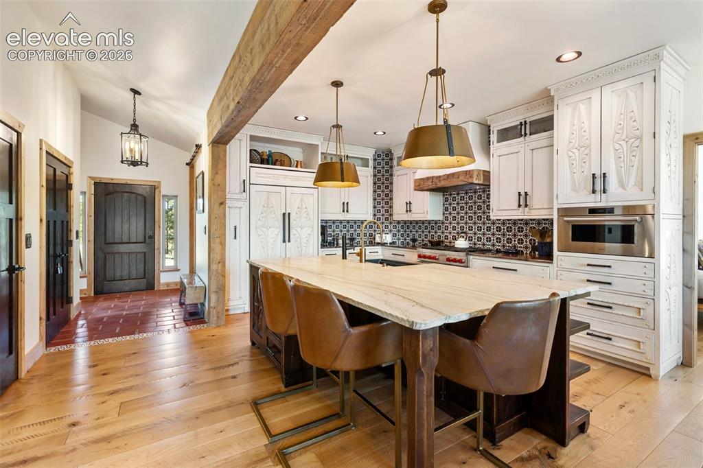 Image 8 of 47: Kitchen