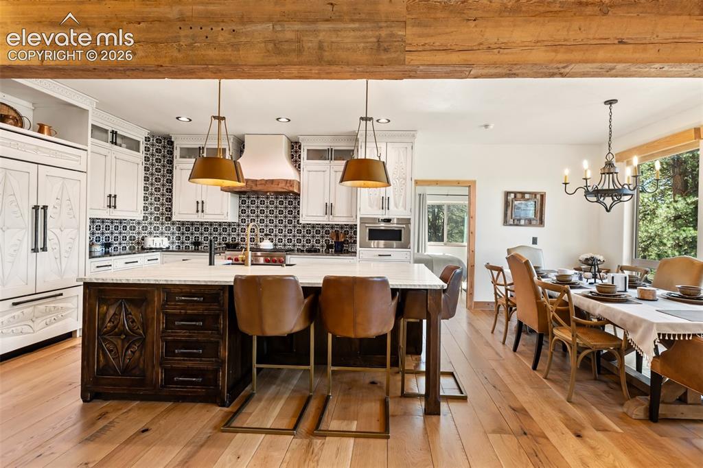 Image 9 of 47: Kitchen