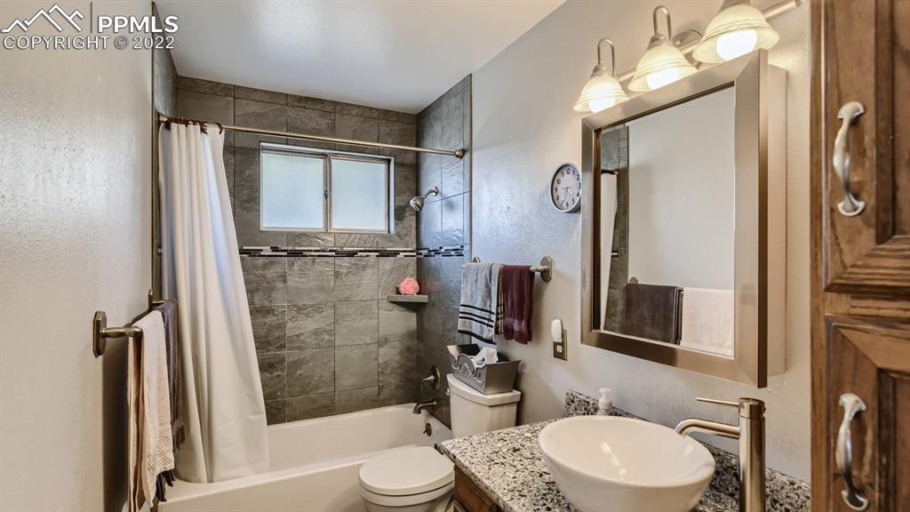 Listing 6928351, Image 19 of 27