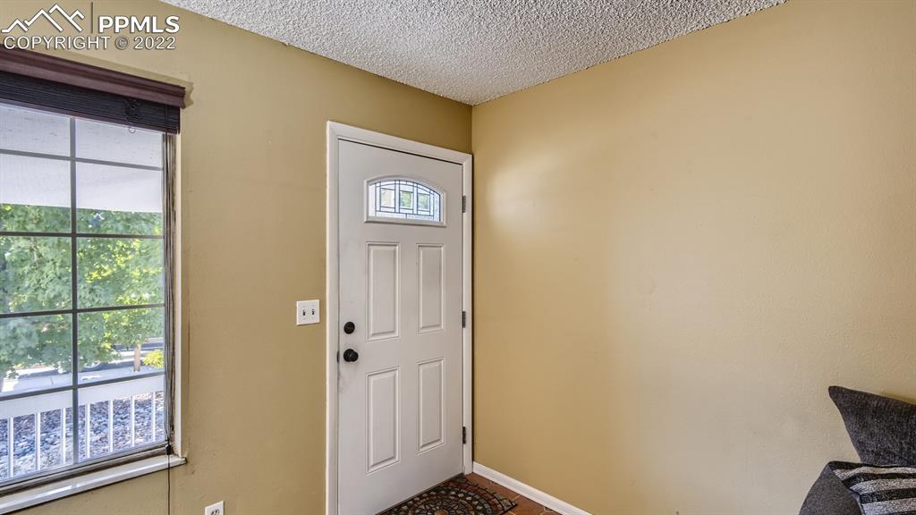 Listing 6928351, Image 6 of 27