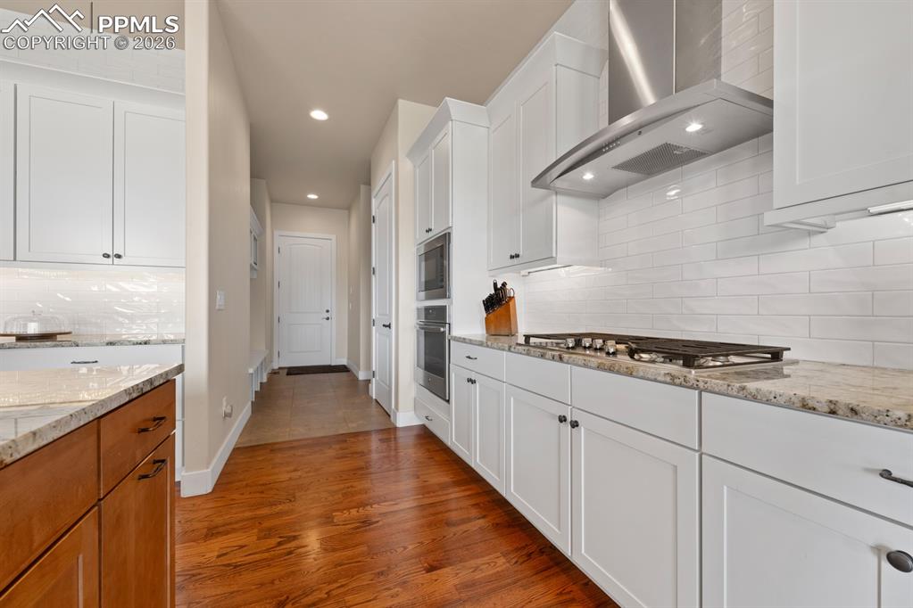 Image 11 of 34: Kitchen