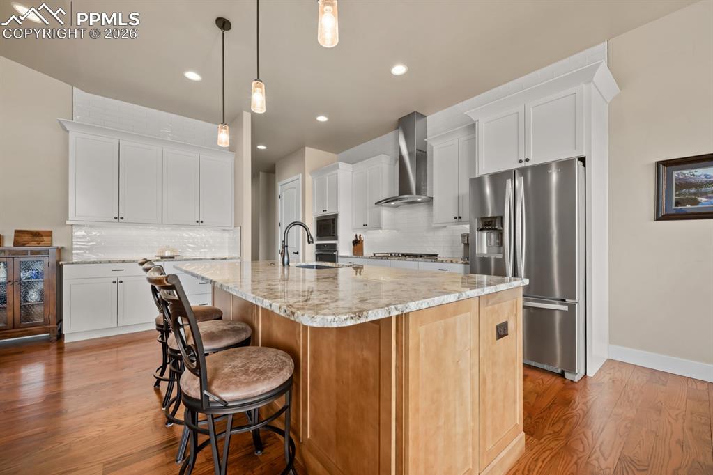 Image 14 of 34: Kitchen