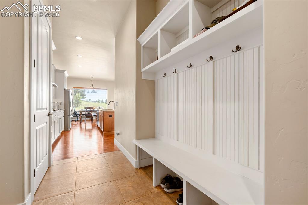 Image 16 of 34: Mud Room