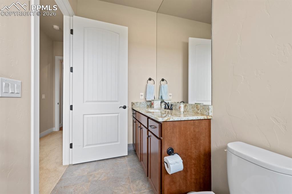 Image 30 of 34: Bathroom