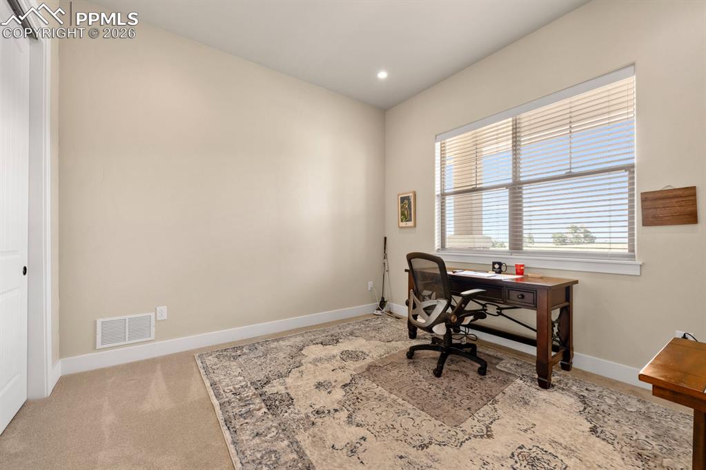 Image 31 of 34: Office