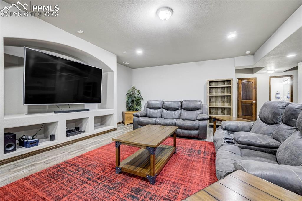 Image 25 of 38: Living Room