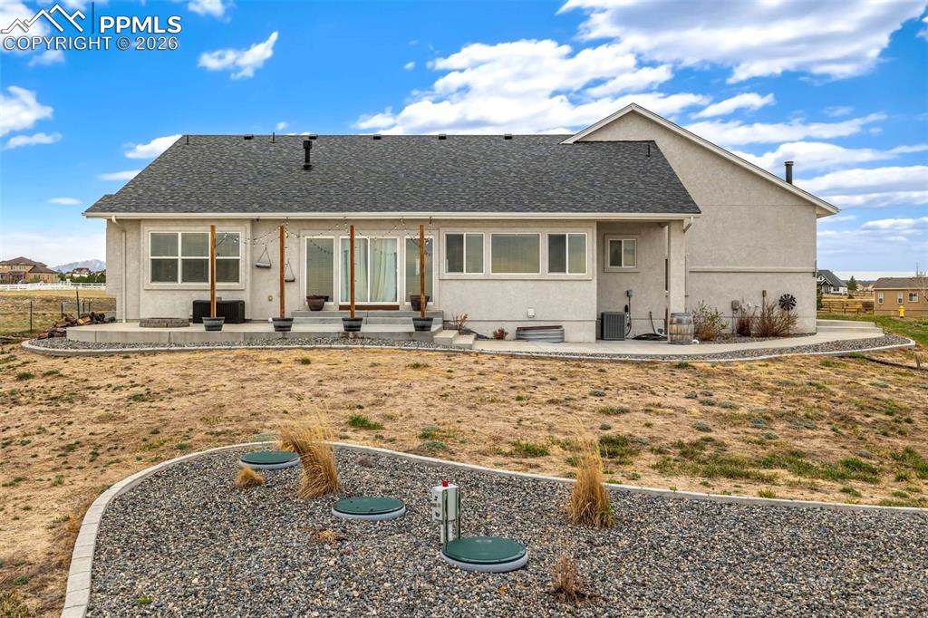 Image 34 of 38: Back of Structure