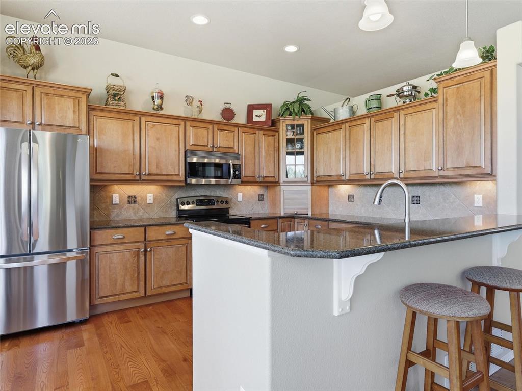 Image 11 of 45: Kitchen