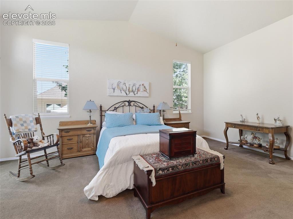 Image 19 of 45: Bedroom