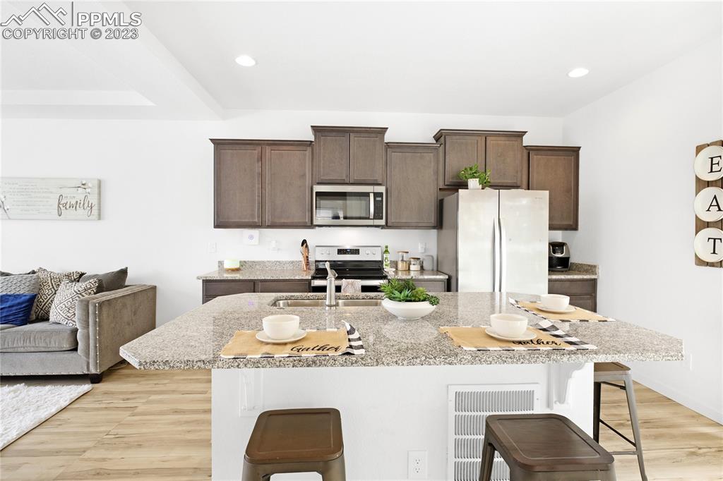 Listing 6928993, Image 11 of 34
