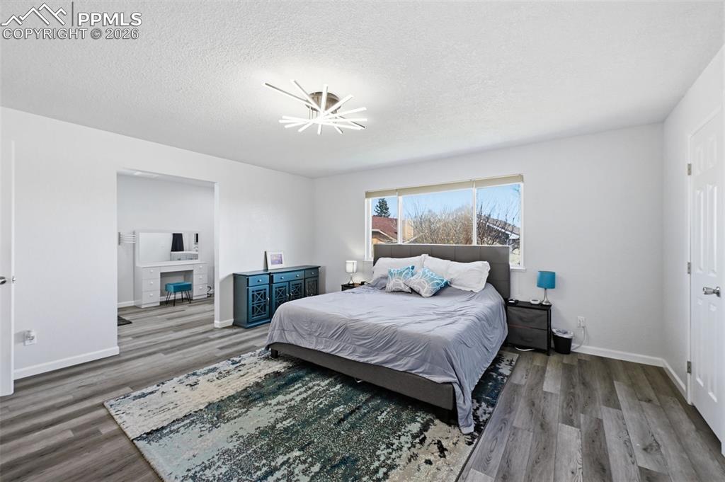 Image 12 of 31: Bedroom