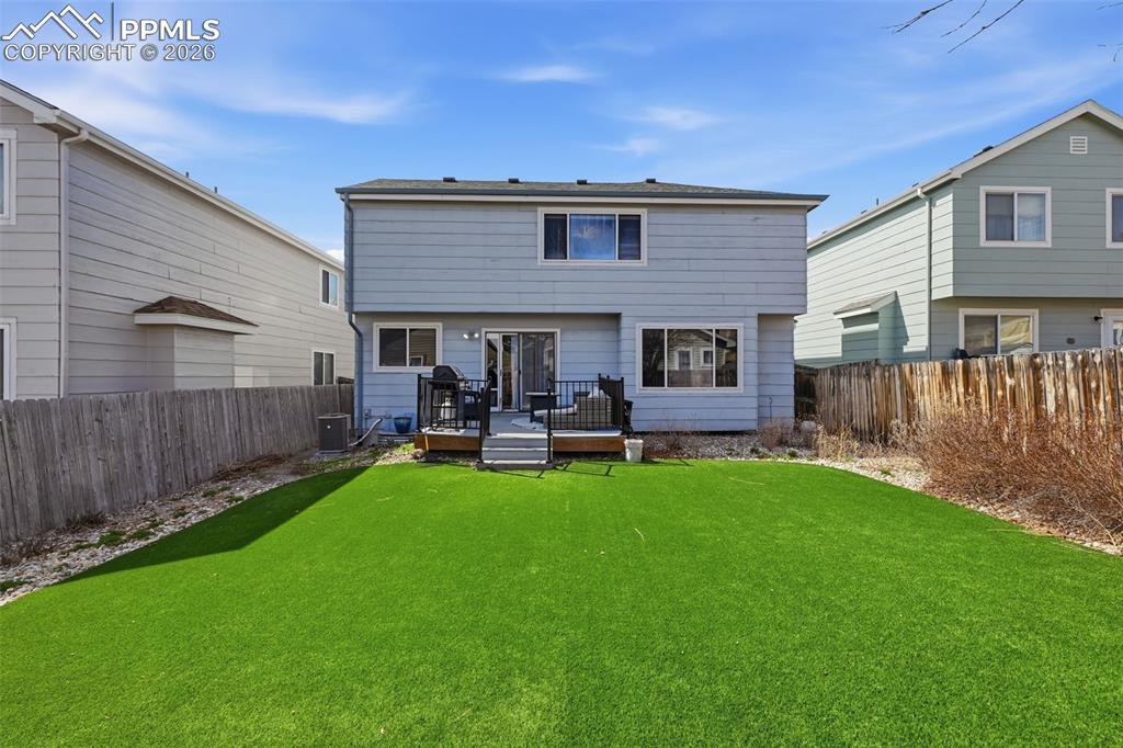 Image 27 of 31: Back of Structure