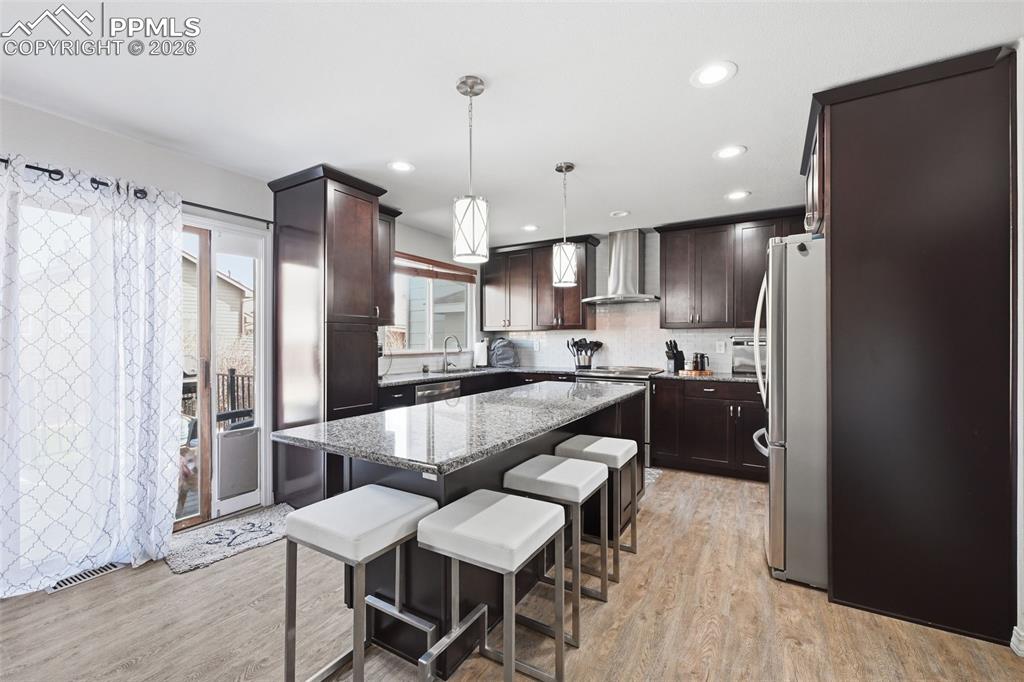 Image 5 of 31: Kitchen